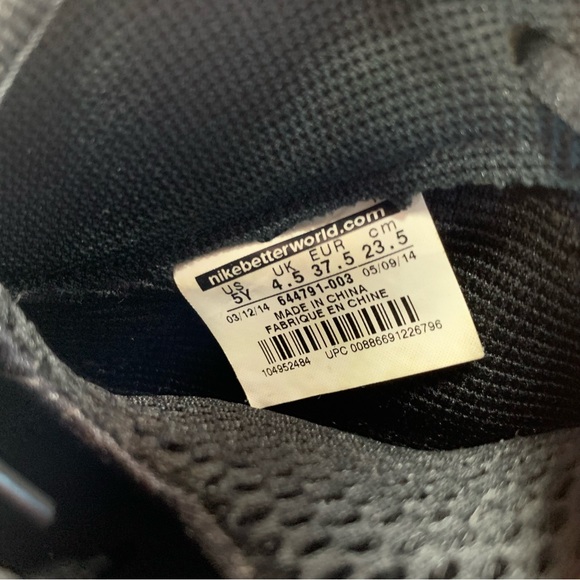 Nike womens size 6.5 little Posite one triple black foamposite wmns sneakers acg - Picture 2 of 11